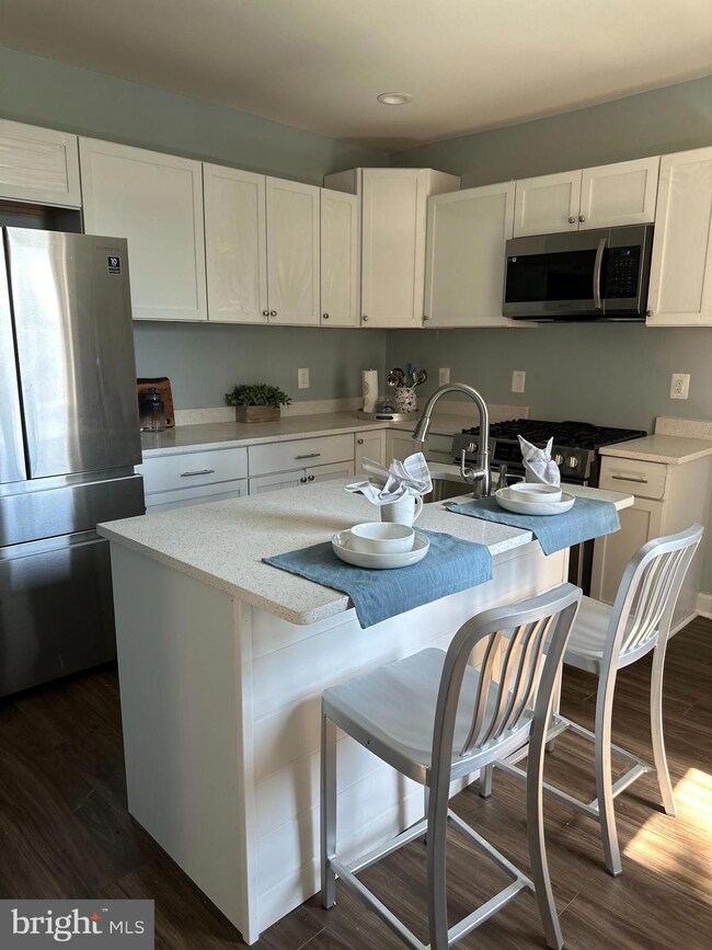 4108 Parkside Dr, Baltimore, MD 21206 - photo 5