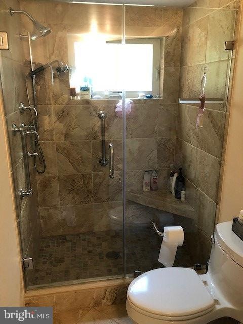 2433 Lexington Rd, Falls Church, VA 22043 - photo 2