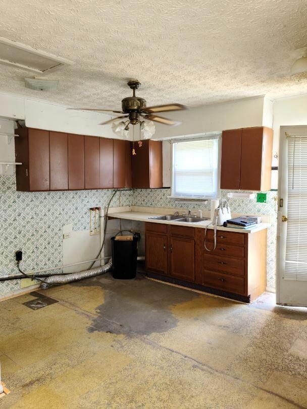 216 S Yearling Rd, Columbus, OH 43213 - photo 2