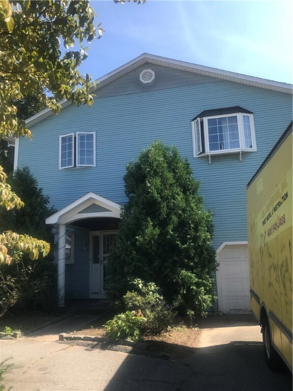 318 Swan St, Providence, RI 02905 - photo 3