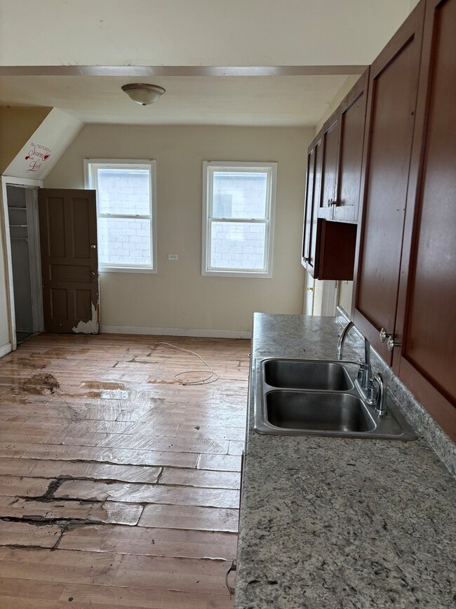 411 Leach Ave, Joliet, IL 60432 - photo 3