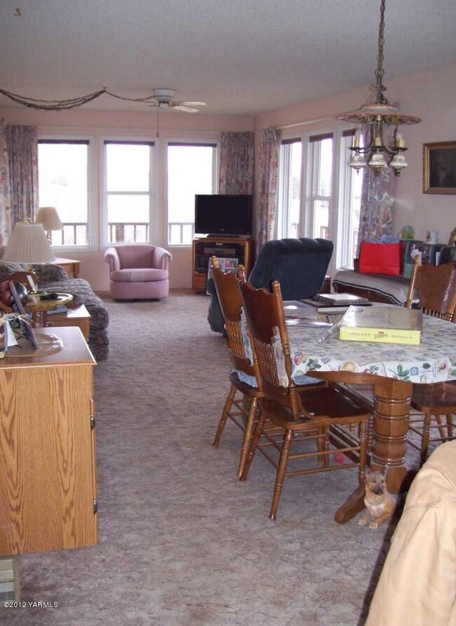 Dining to Livng Room