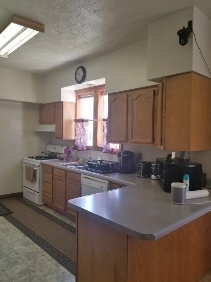 536 S Main St, Culver, IN 46511 - photo 5