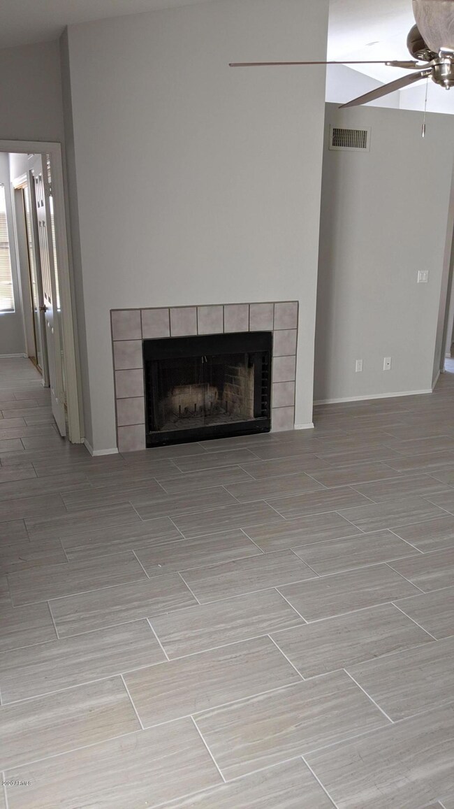 2639 - Greatroom Fireplace
