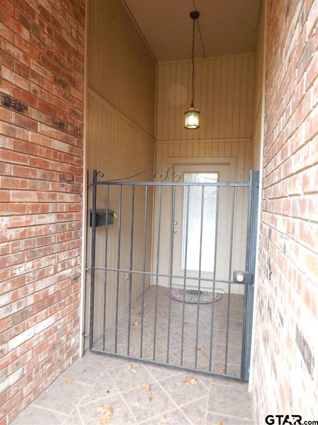 424 424 Amberwood, Tyler, TX 75701 - photo 6