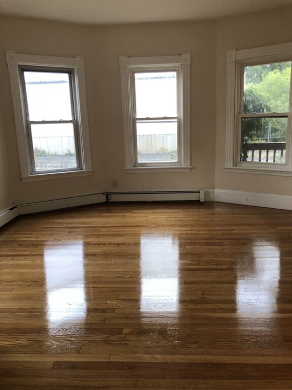 574 Cambridge St, Worcester, MA 01610 - photo 4