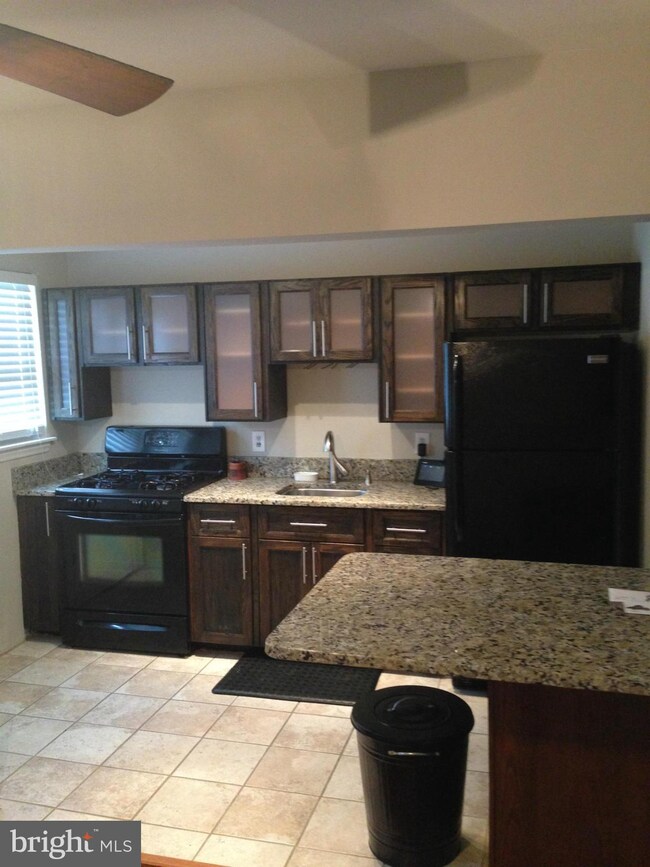 8540 Willow Oak Rd, Parkville, MD 21234 - photo 2