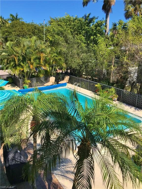 1063 8th St S unit 202, Naples, FL 34102 - photo 5