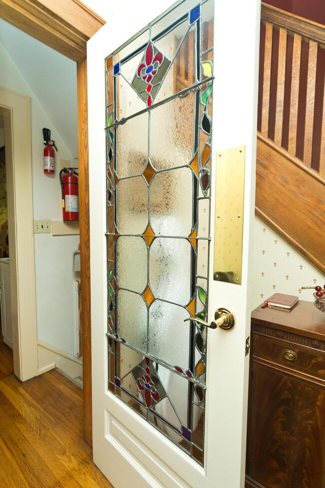 422 Glen Echo Cr LR6