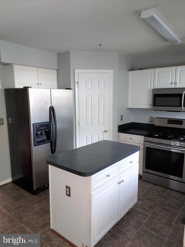 21 Greenbriar Way, Middle River, MD 21220 - photo 6