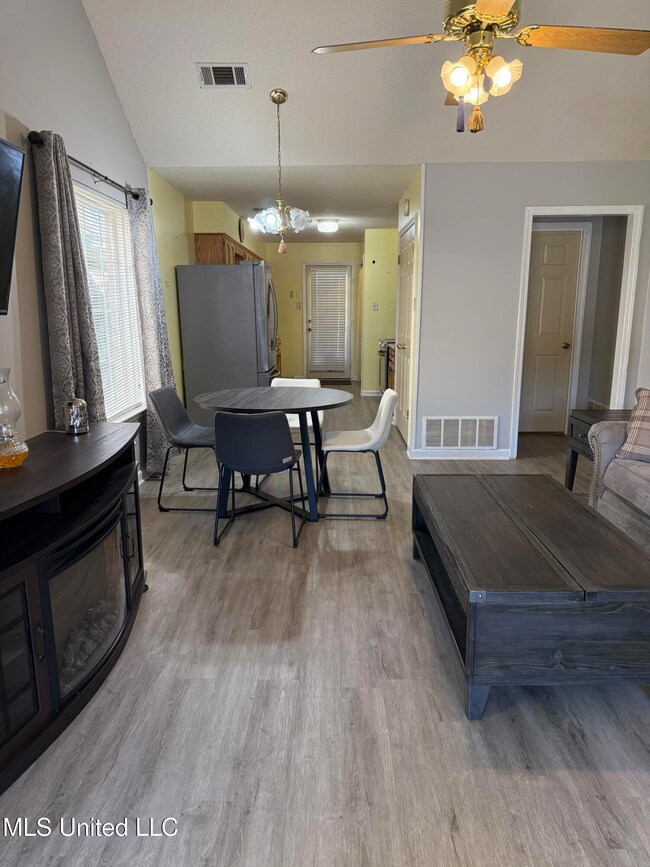 418 Carol Ann Cove, Southaven, MS 38671 - photo 5