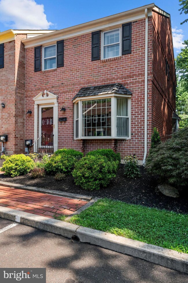 39 Gatehouse Ln unit 30, Doylestown, PA 18901 - photo 2