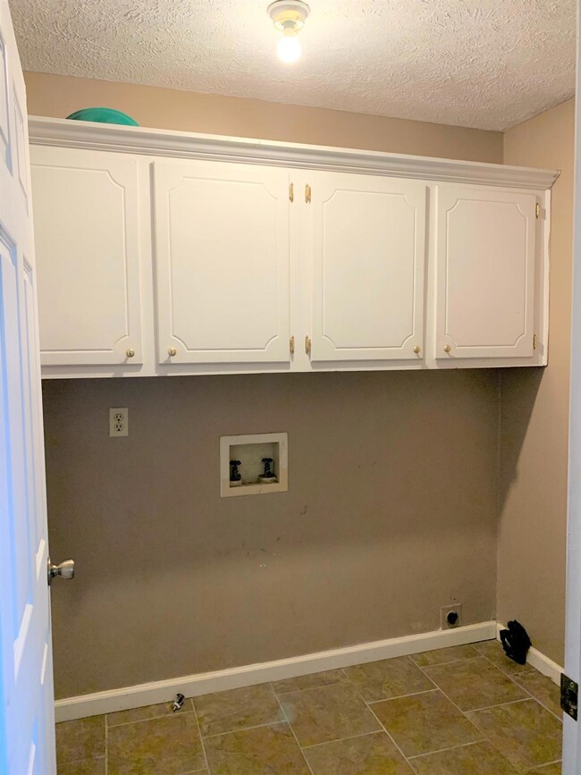 15 Giles Dr, Laurel, MS 39443 - photo 6