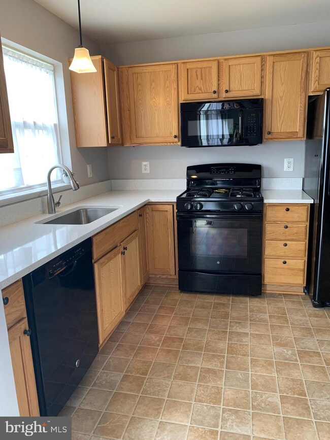 11178 Ashlee Brooke Dr, Bealeton, VA 22712 - photo 7