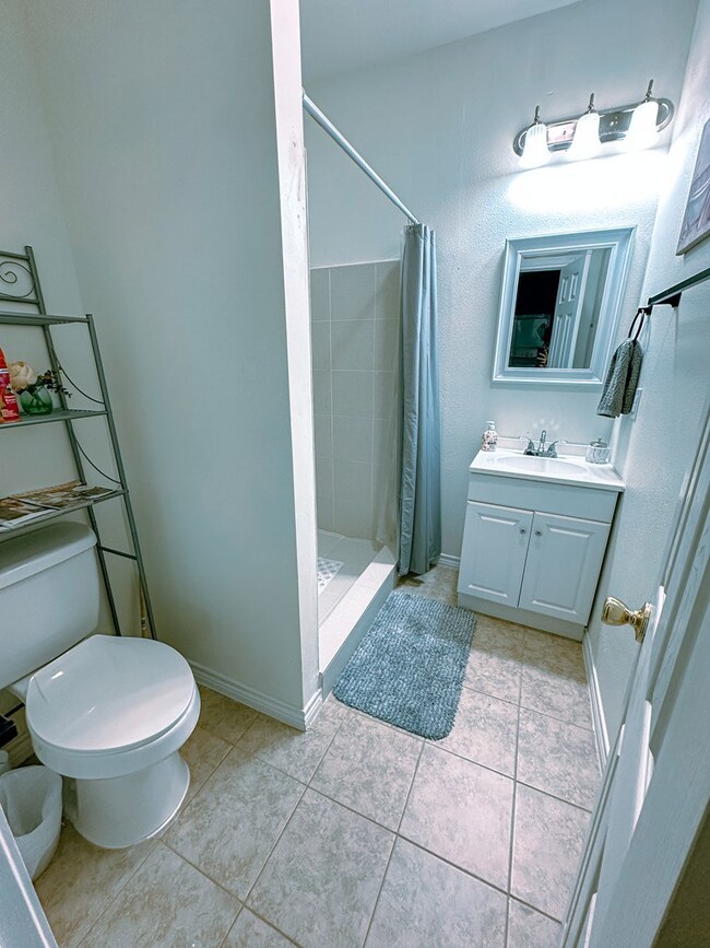 391 Riverside Dr unit 17, Eagle Pass, TX 78852 - photo 7