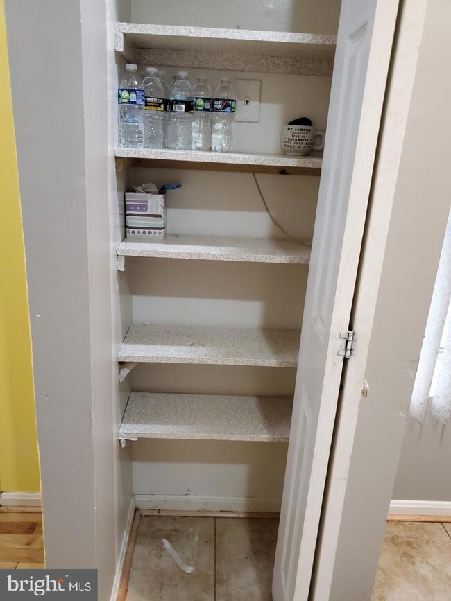 907 Hilldropt Ct, Capitol Heights, MD 20743 - photo 6