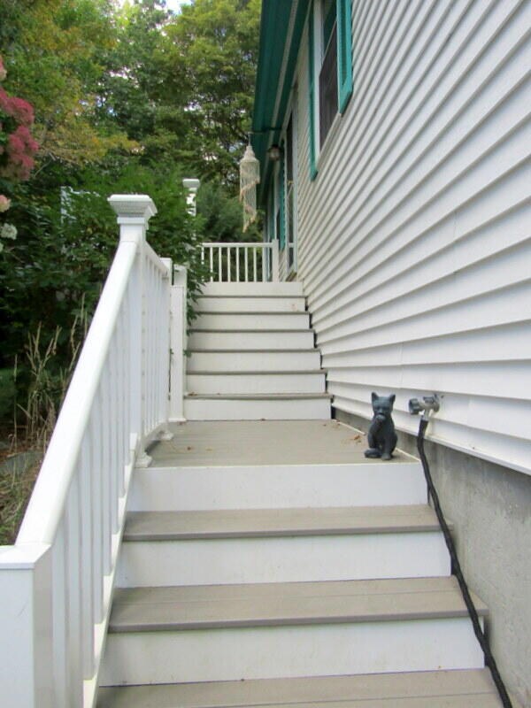 1. Stairway to front door