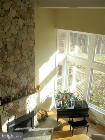 1125 Duchess Dr, McLean, VA 22102 - photo 7