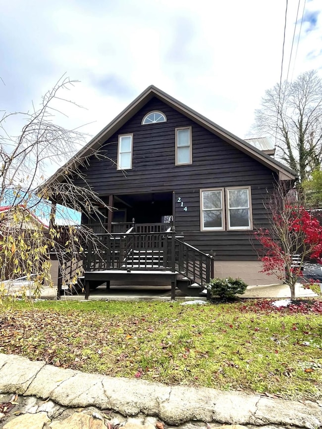 214 Spruce St, Pineville, KY 40977 - photo 4