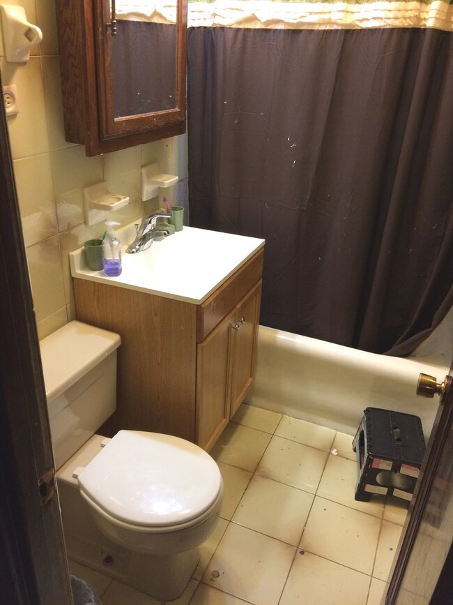 6235 N Francisco Ave, Chicago, IL 60659 - photo 5