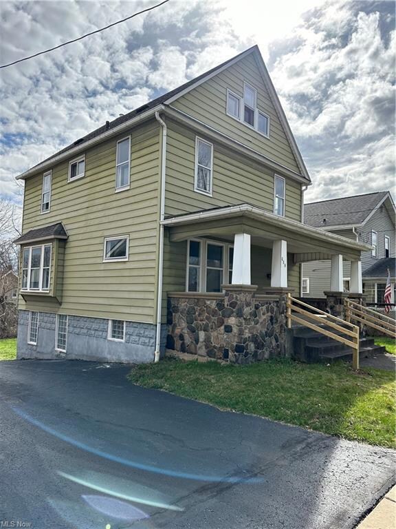 902 Redfern Ave, Akron, OH 44314 - photo 2