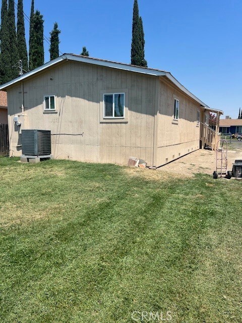 9513 Stanford Ave, Planada, CA 95365 - photo 5