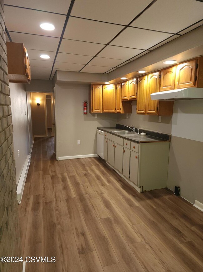 1036 W Lynn St, Coal Township, PA 17866 - photo 7