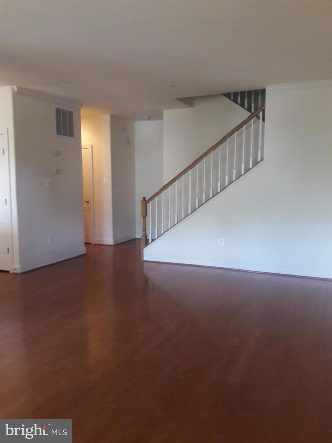 5102 Shamrocks Delight Dr unit 82B, Bowie, MD 20720 - photo 2