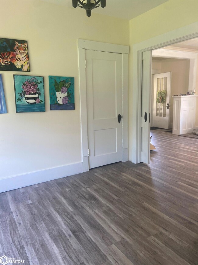 109 Crescent St, Shenandoah, IA 51601 - photo 6