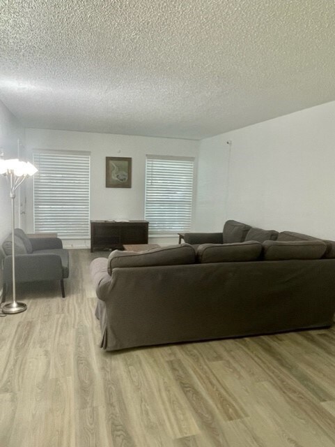 Great Open Space for entertaining!