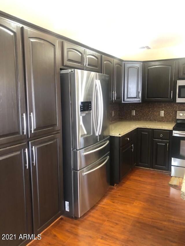 5077 HIDALGO KITCHEN