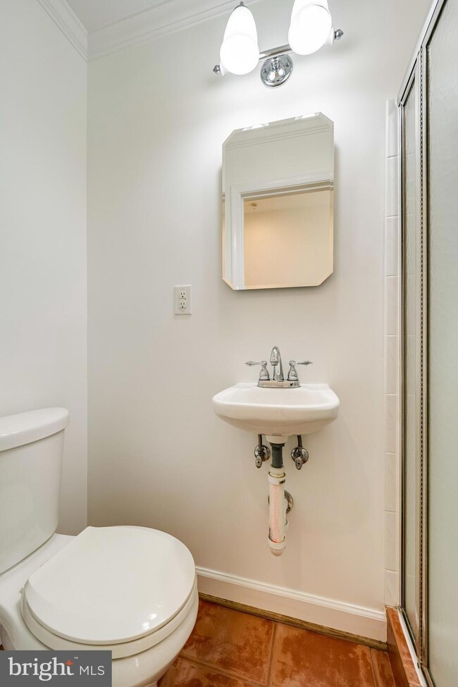 3557 Ellery Cir, Falls Church, VA 22041 - photo 4