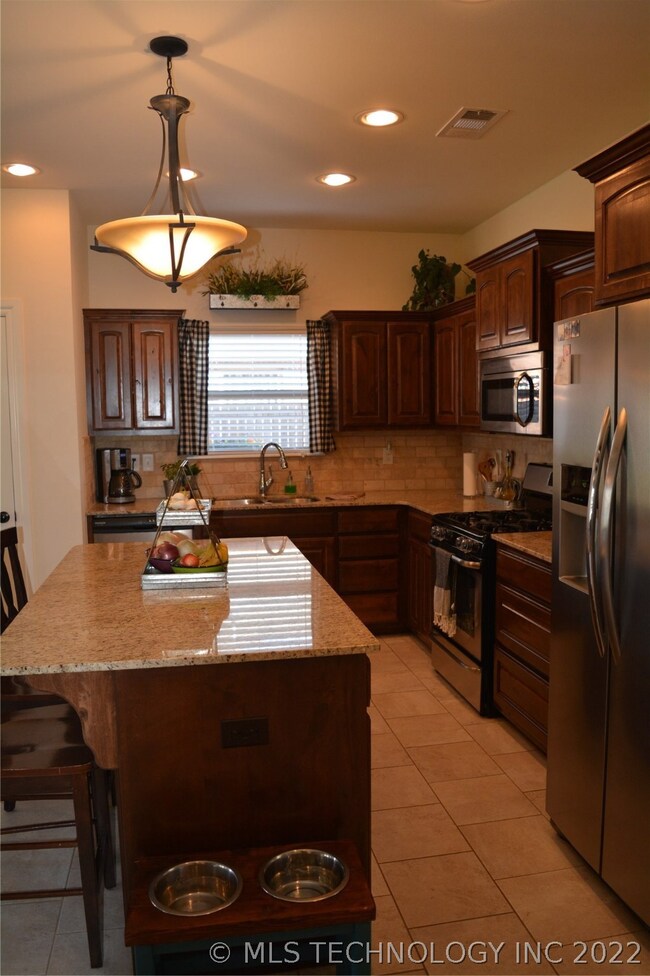 Kitchen, Granite counter tops, Stainless appliance