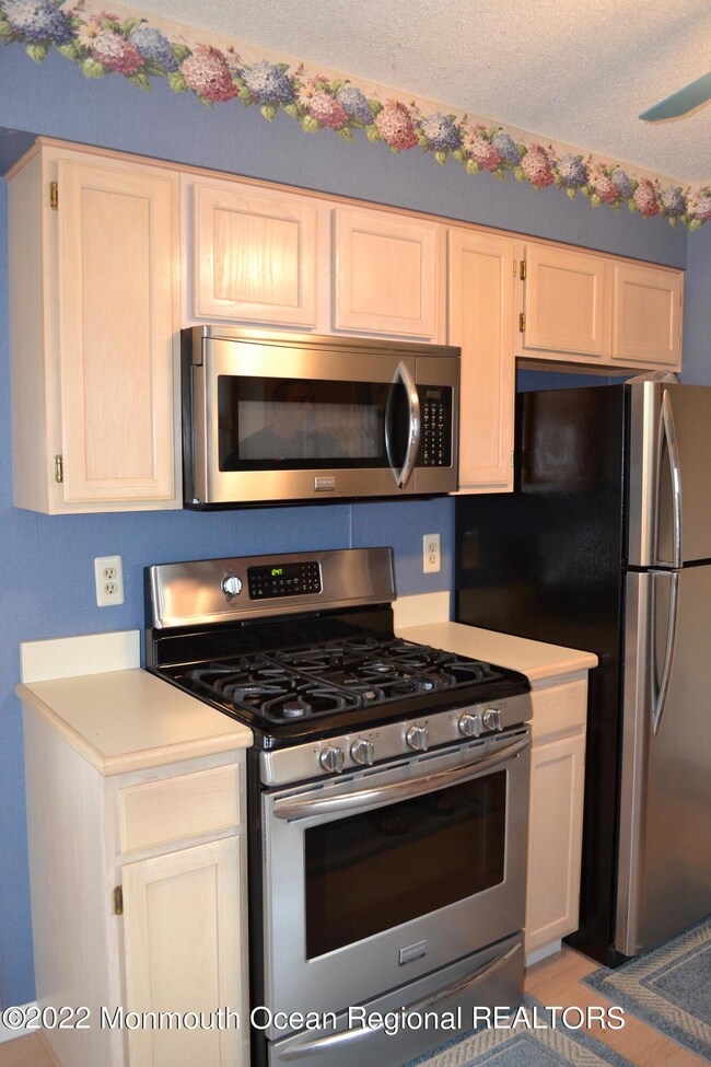 12 Lighthouse Dr, Manahawkin, NJ 08050 - photo 4