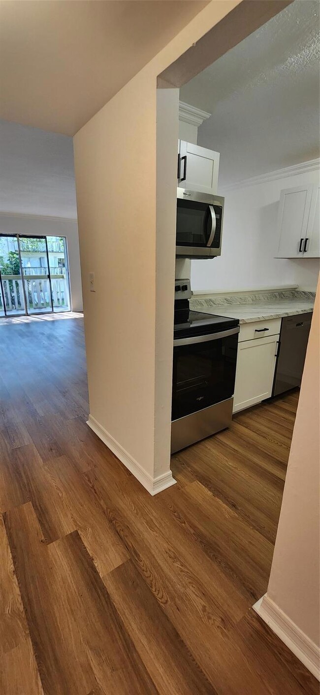 15221 NE 6th Ave unit A205, Miami, FL 33162 - photo 2