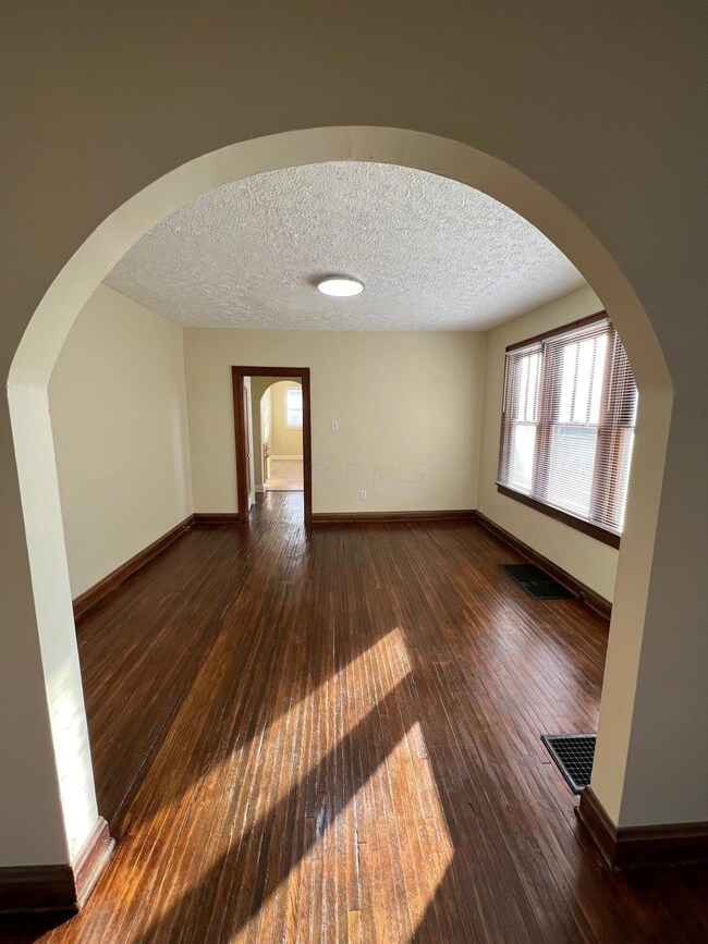 200-202 N Harris Ave, Columbus, OH 43204 - photo 5