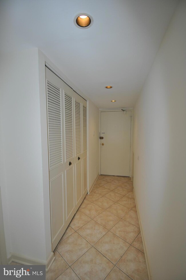 Parkside Plaza Condos unit 1801, Silver Spring, MD 20901 - photo 6