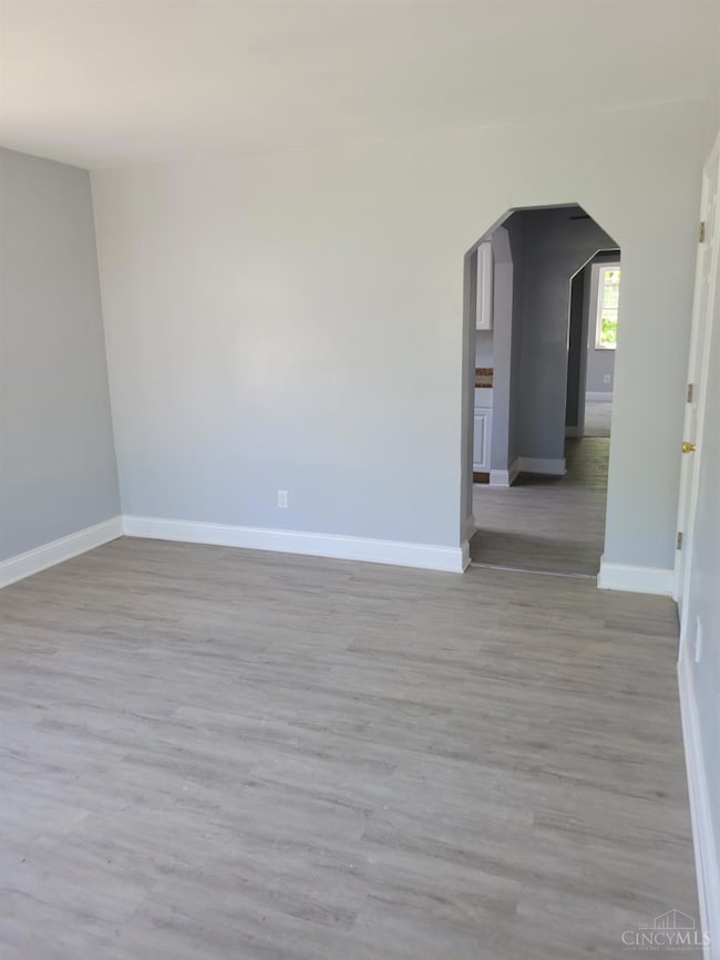 3037 N Hegry Cir, Cincinnati, OH 45238 - photo 3