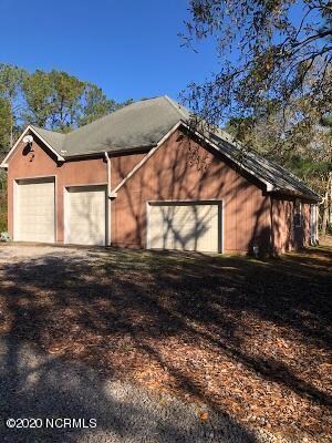 detached large garage