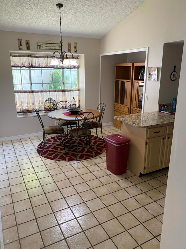 8037 Dickie Dr, Jacksonville, FL 32216 - photo 4