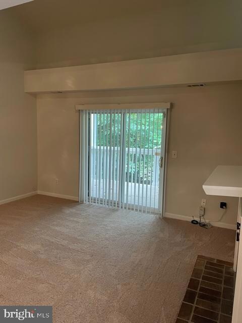 12199 Cardamom Dr, Woodbridge, VA 22192 - photo 5