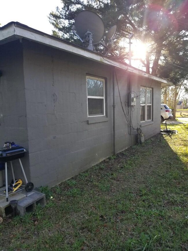 211 S Westberry St, Sylvester, GA 31791 - photo 6