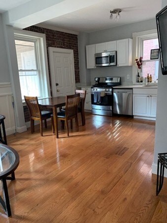 1890 Beacon St unit 2, Brookline, MA 02445 - photo 4
