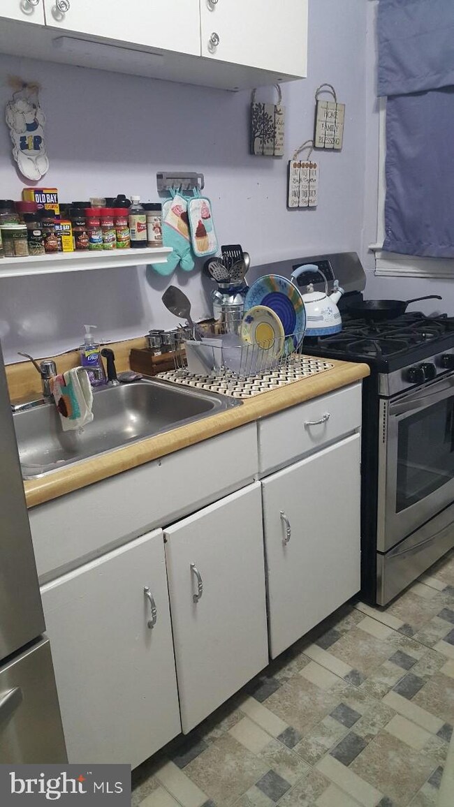 4149 Fairview Ave, Baltimore, MD 21216 - photo 2