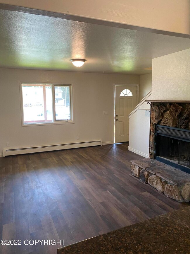 1420 Carolyn Cir unit D, Anchorage, AK 99504 - photo 2