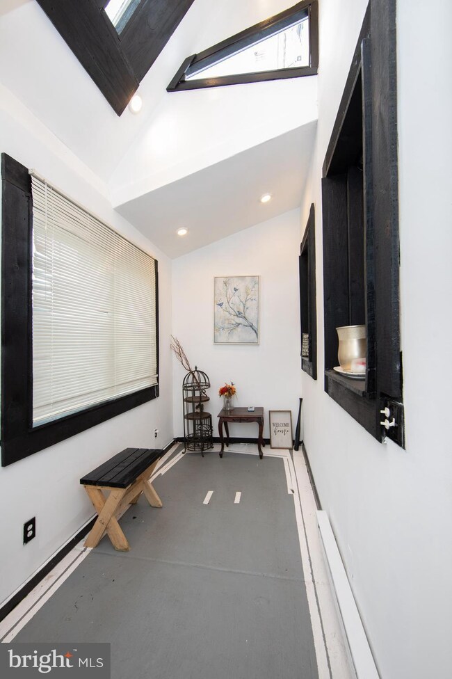 641 Vine St, Camden, NJ 08102 - photo 4