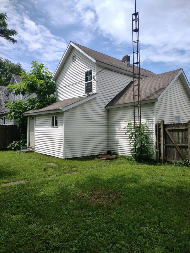 631 Blake Ave, Marion, OH 43302 - photo 3
