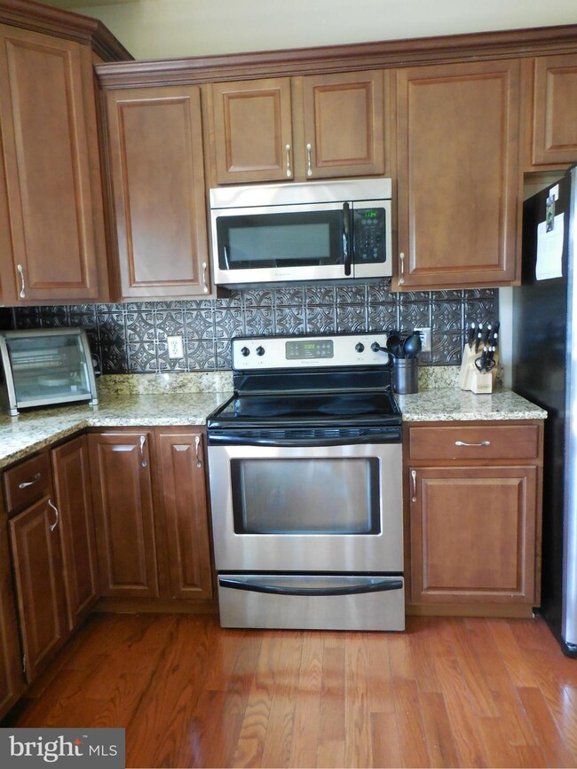 9042 Lindale Ave, Greencastle, PA 17225 - photo 4