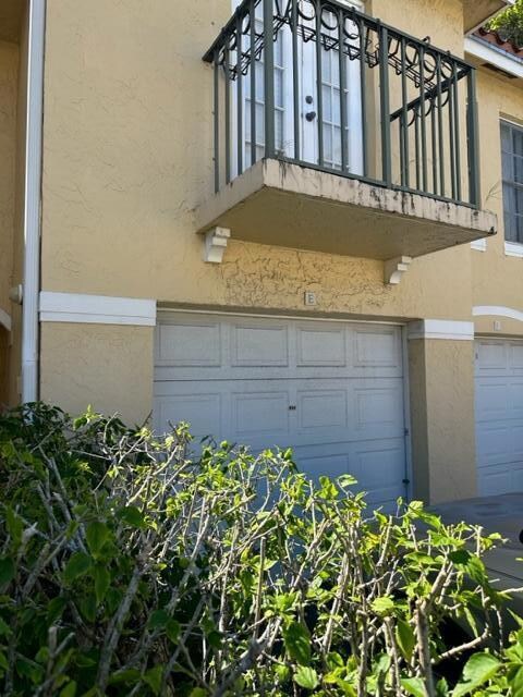 1110 Lake Shore Dr unit 103, West Palm Beach, FL 33403 - photo 7