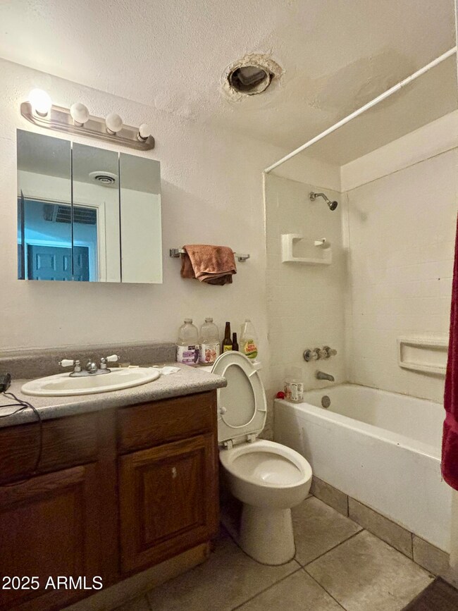 7125 W Heatherbrae Dr, Phoenix, AZ 85033 - photo 7